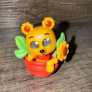 Disney Doorable Winnie the Pooh (In Full Bloom Series)